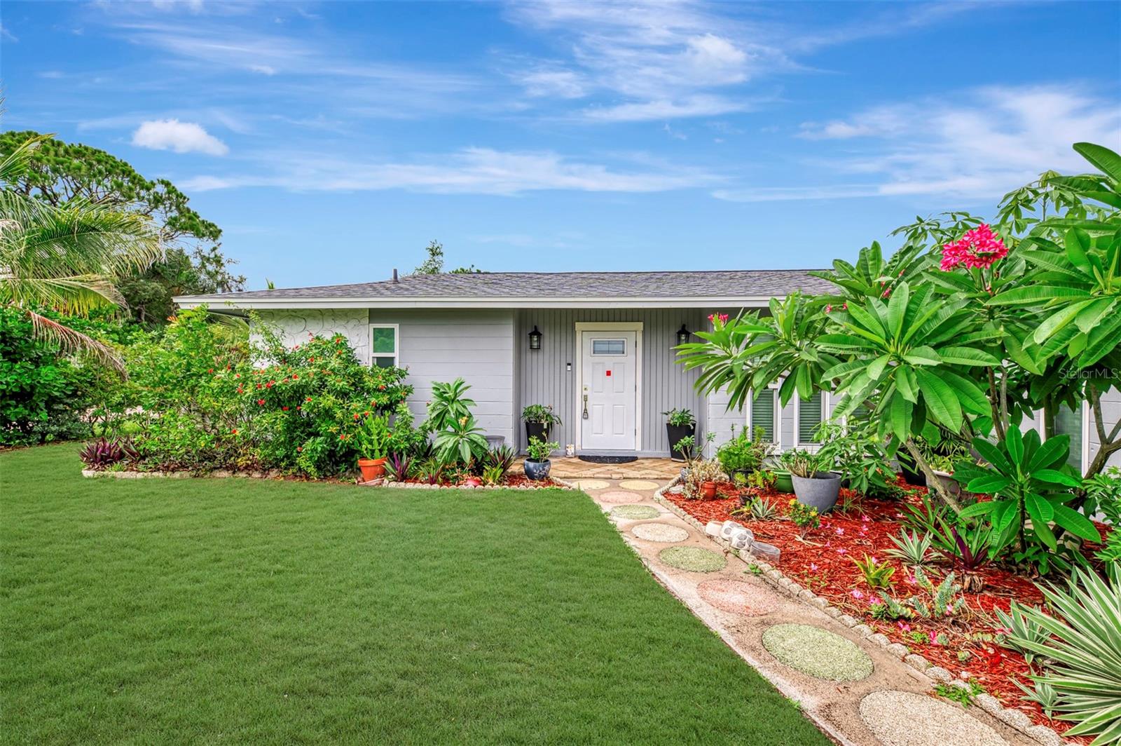 4240 SHAMROCK DR — photo 3