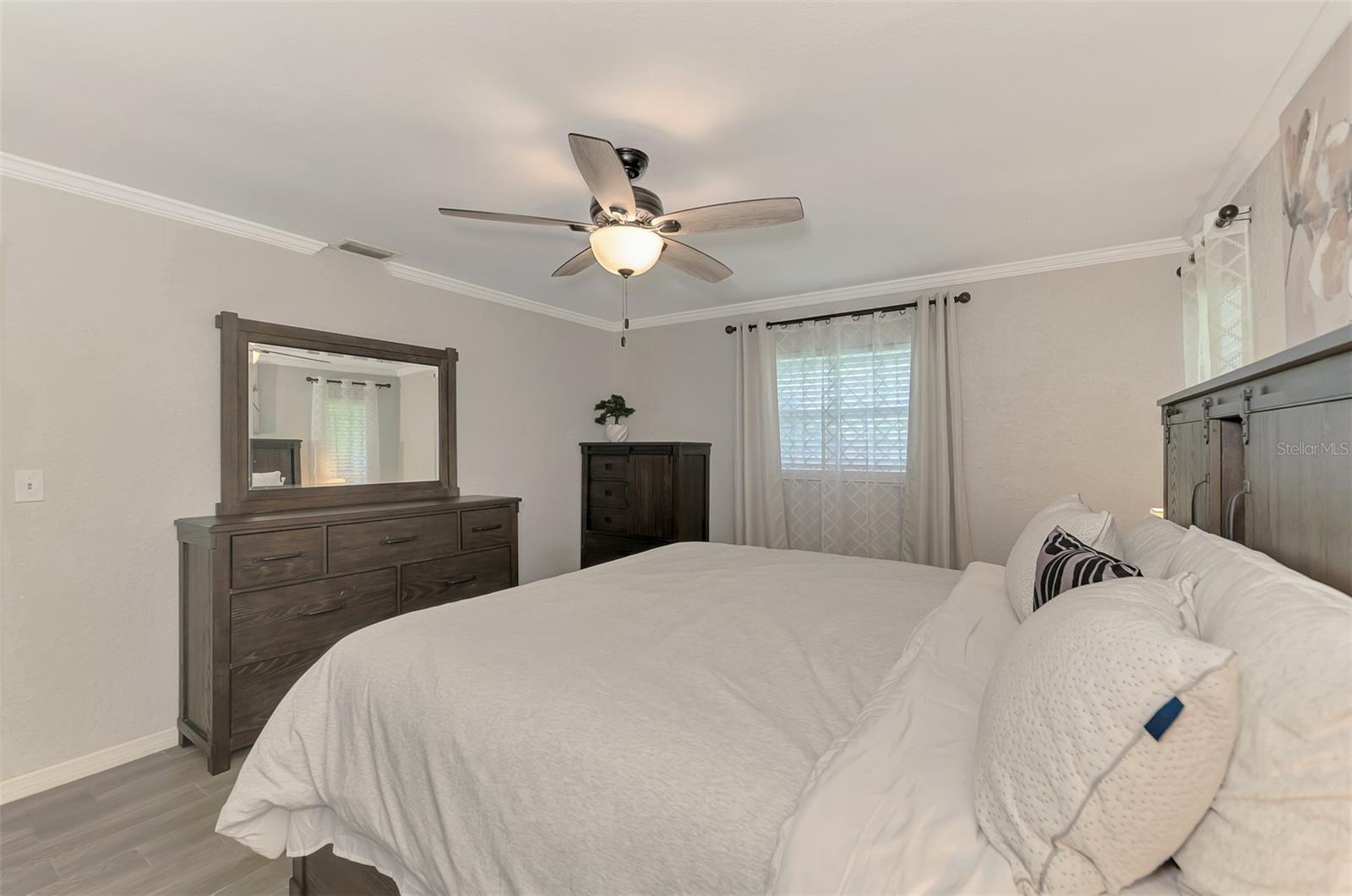 4240 SHAMROCK DR — photo 30