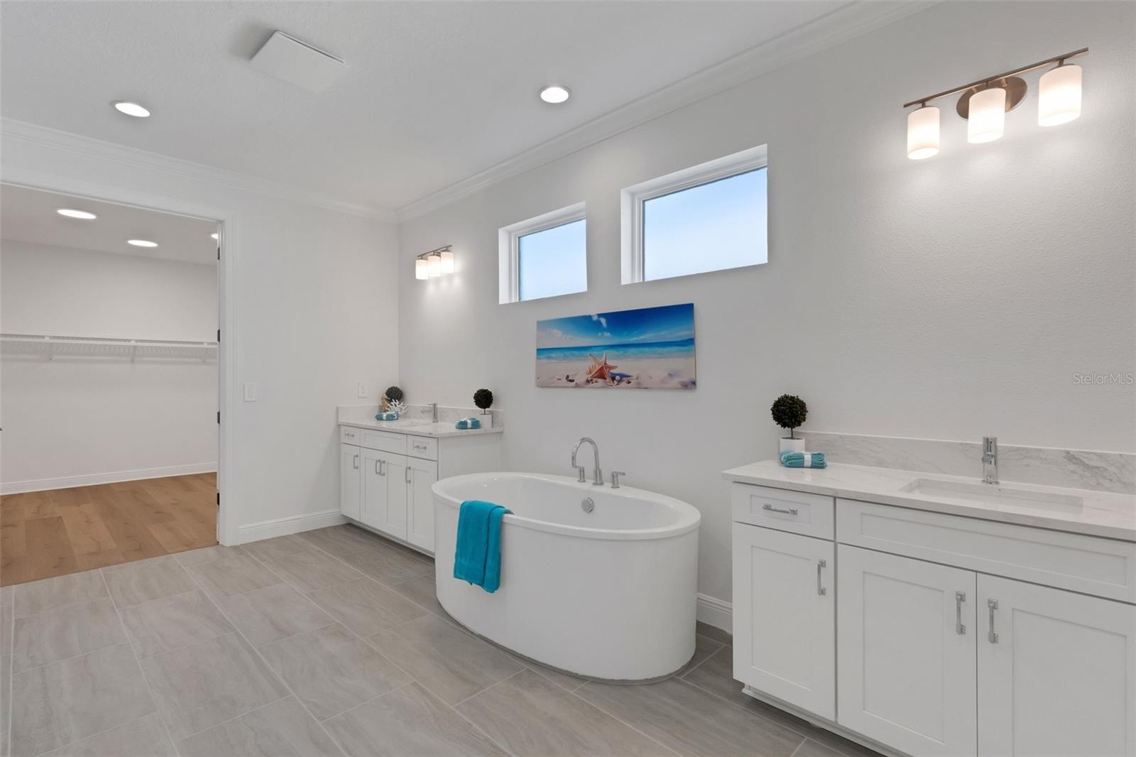 1669 LUGANO CIR — photo 37