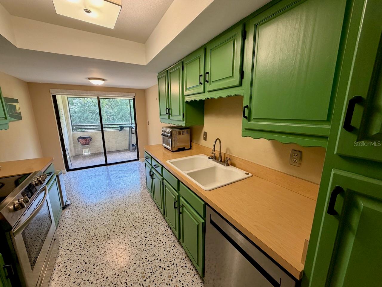 13604 S VILLAGE DR #314 — photo 9
