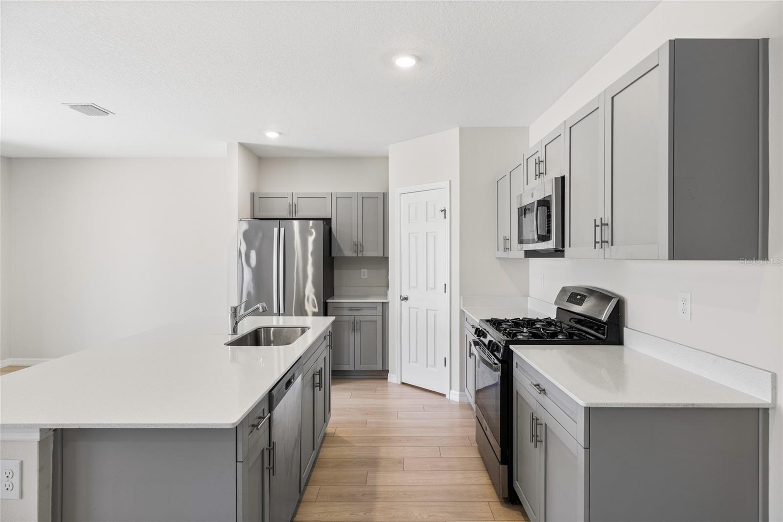 14886 SUMMER BRANCH DR — photo 6