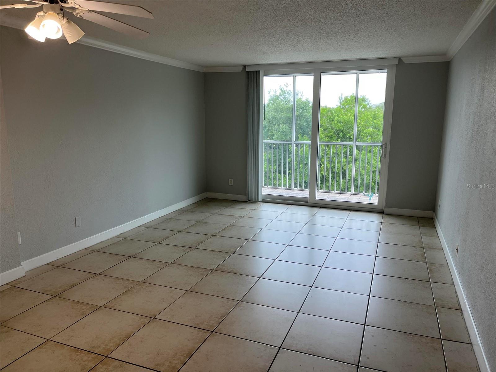 2610 COCONUT BAY LN LN #733 — photo 2