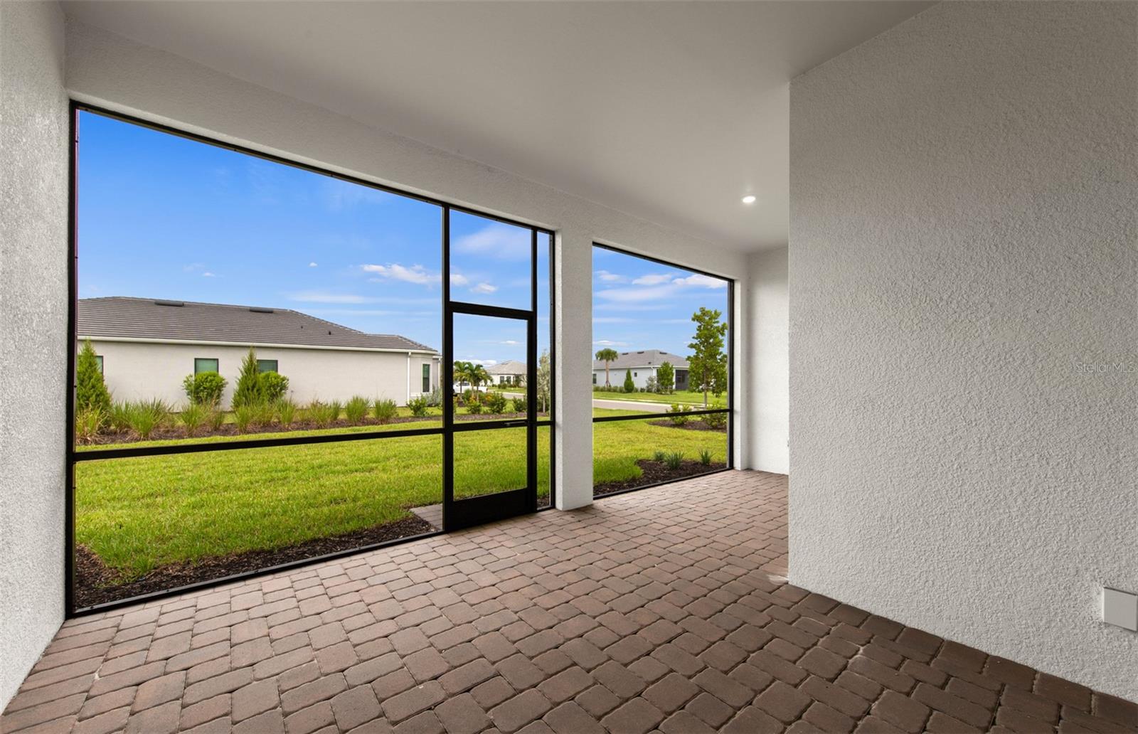 5006 GOLDEN SHORE CT — photo 25