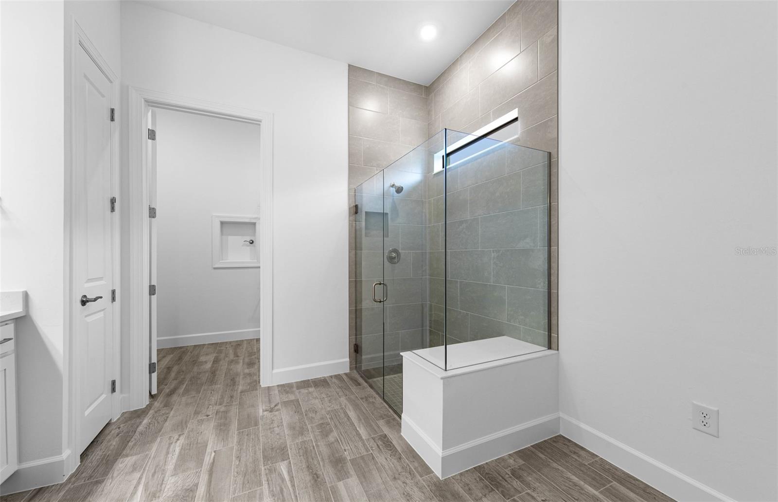 5006 GOLDEN SHORE CT — photo 15