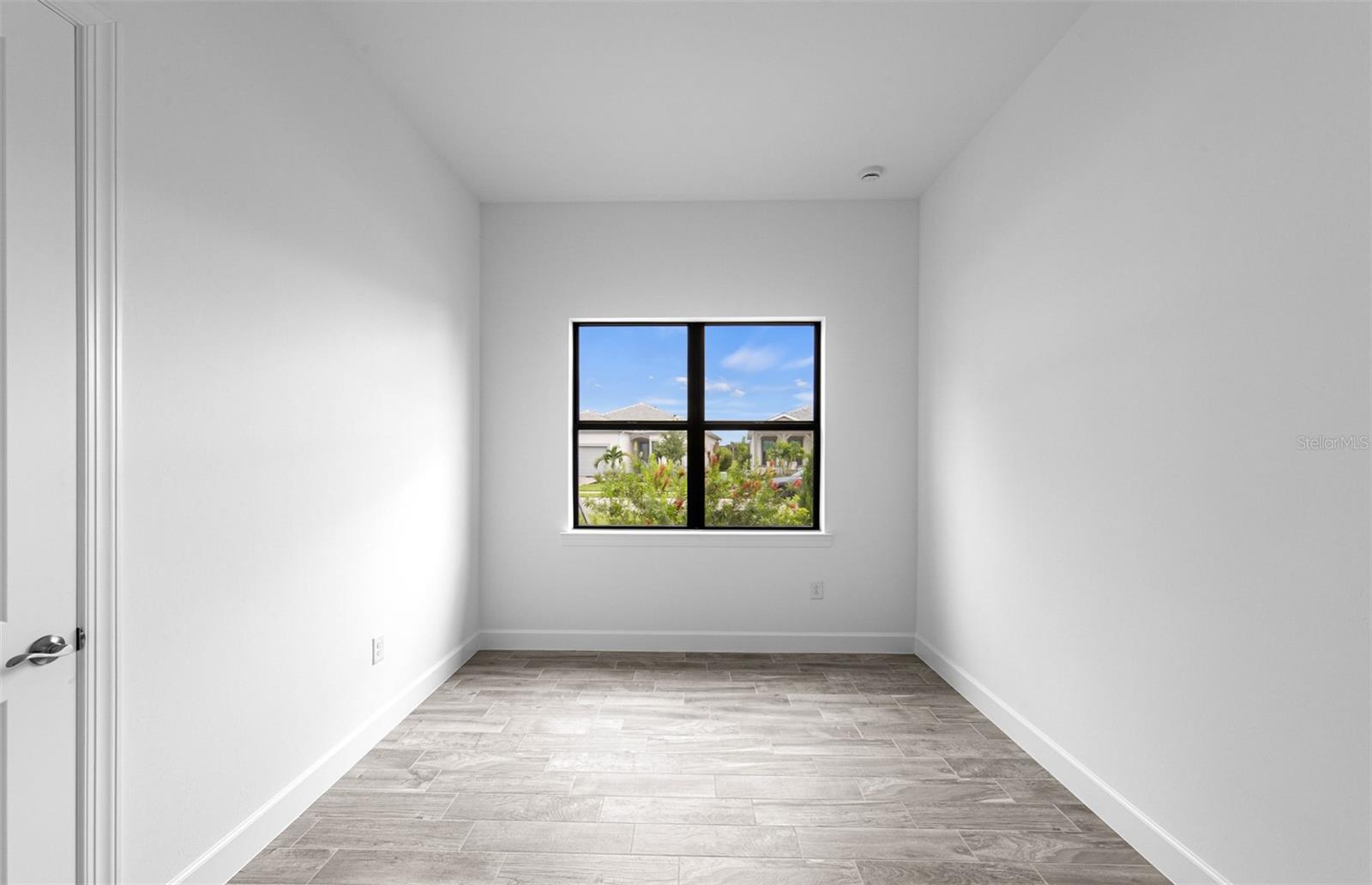 5006 GOLDEN SHORE CT — photo 6