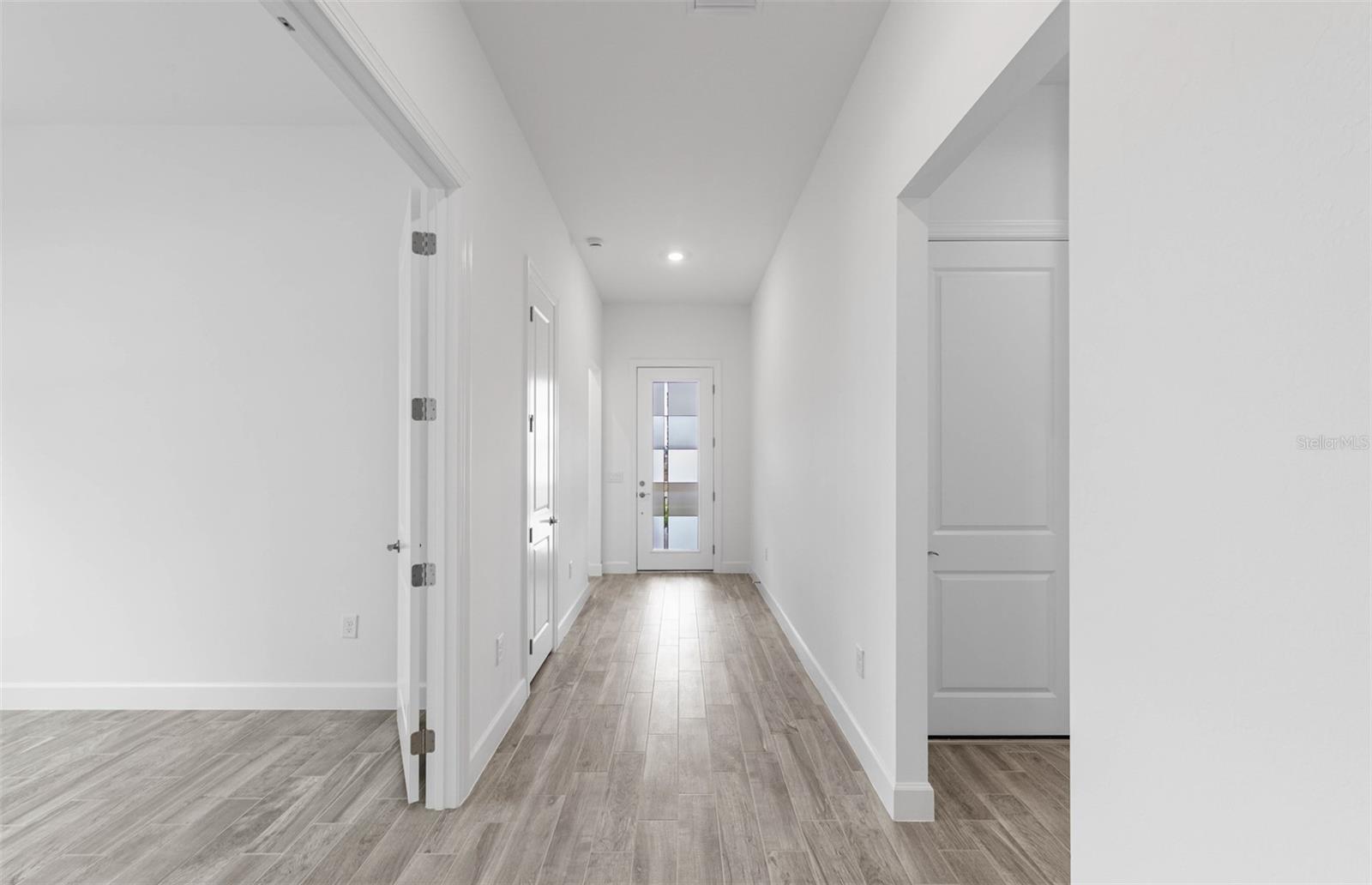 5006 GOLDEN SHORE CT — photo 17