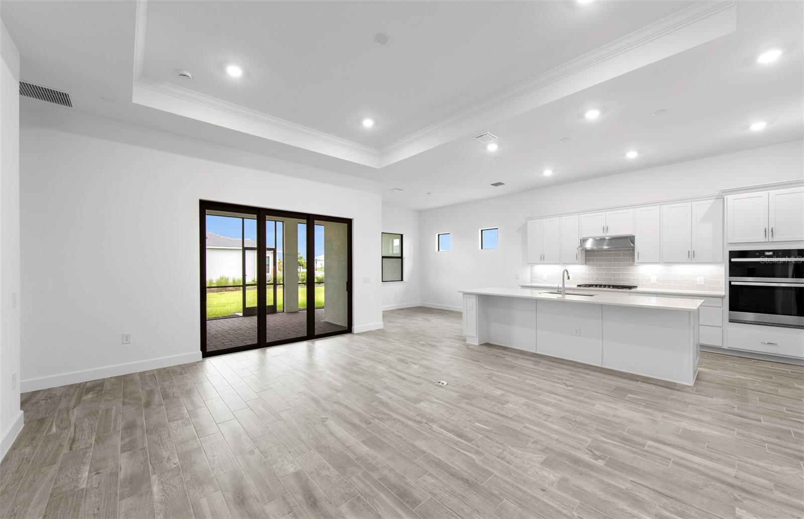 5006 GOLDEN SHORE CT — photo 8