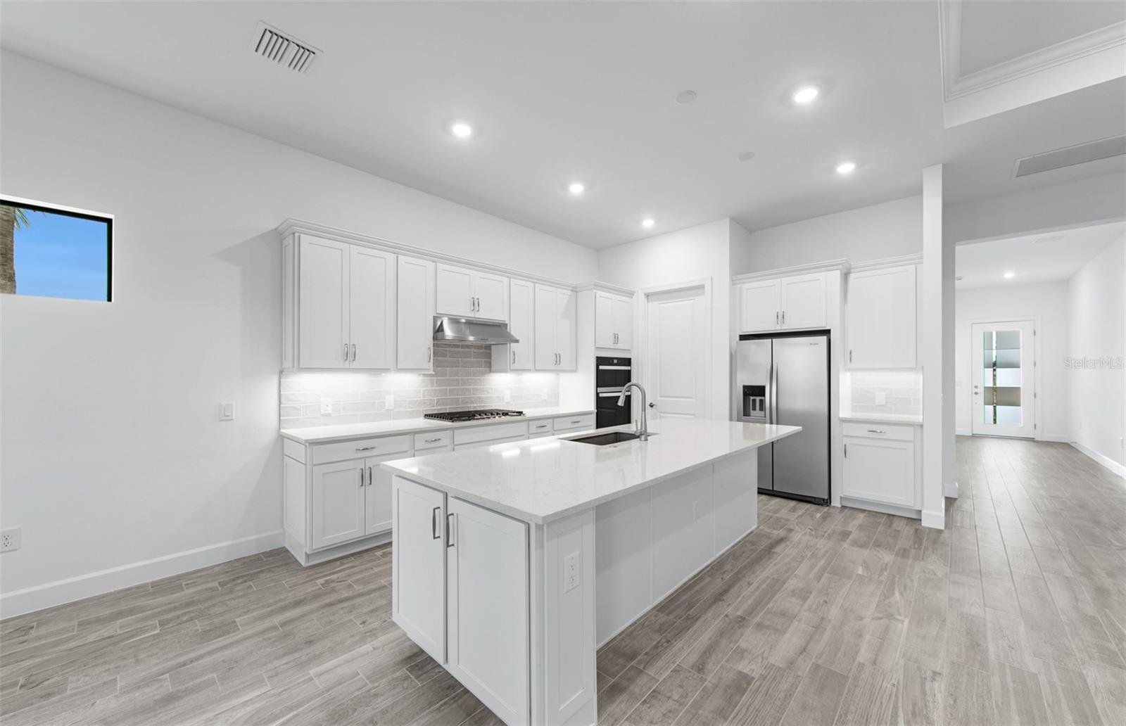 5006 GOLDEN SHORE CT — photo 20