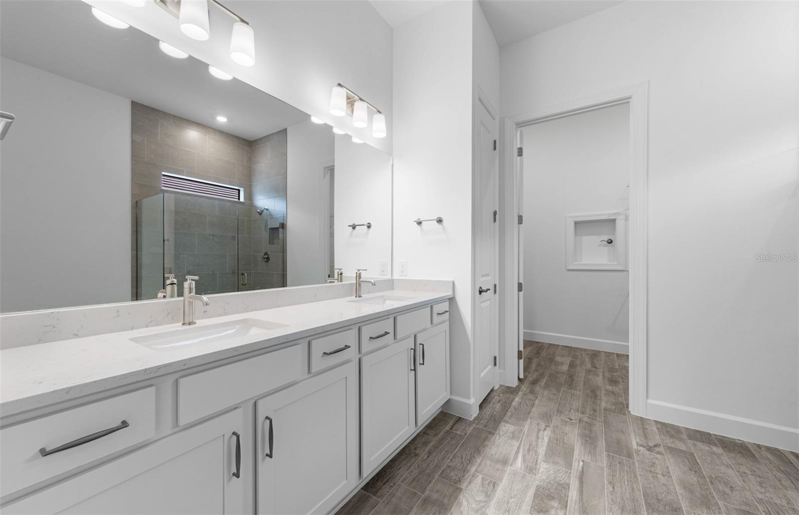 5006 GOLDEN SHORE CT — photo 22