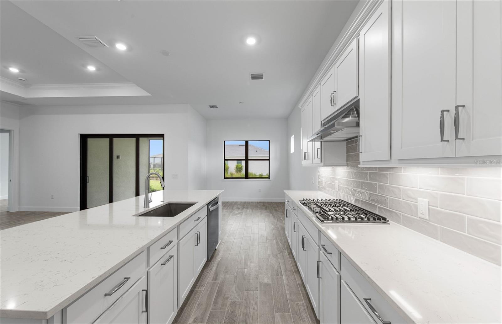 5006 GOLDEN SHORE CT — photo 12