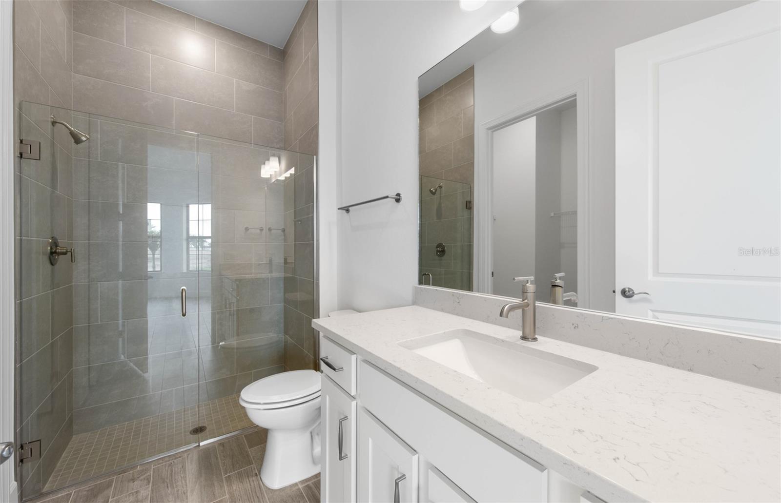 5006 GOLDEN SHORE CT — photo 16