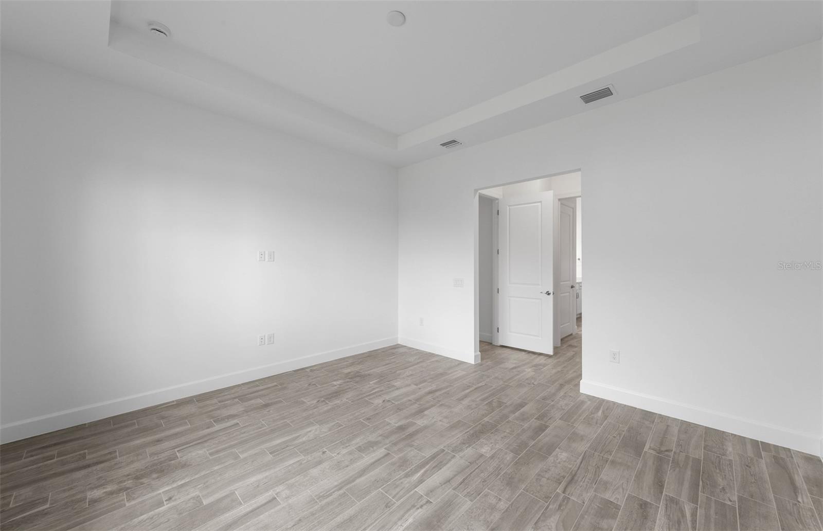 5006 GOLDEN SHORE CT — photo 13