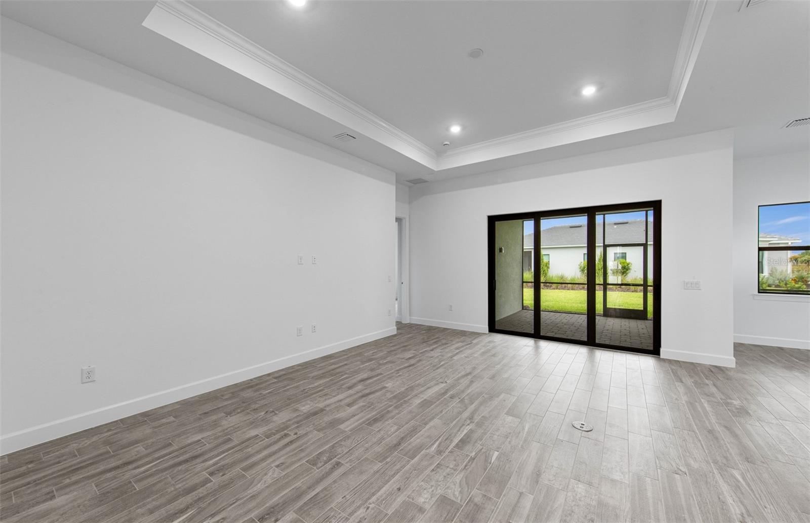 5006 GOLDEN SHORE CT — photo 18