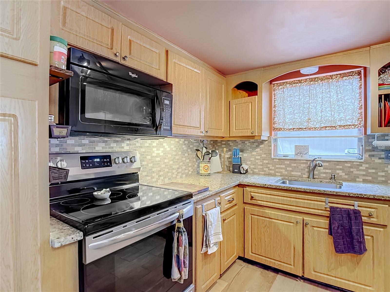 3641 WELLINGTON DR — photo 21