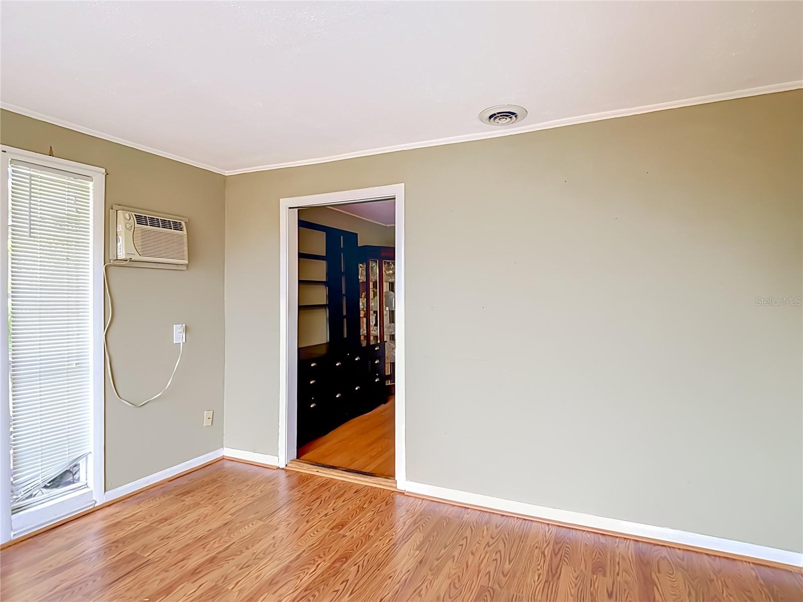 3641 WELLINGTON DR — photo 39