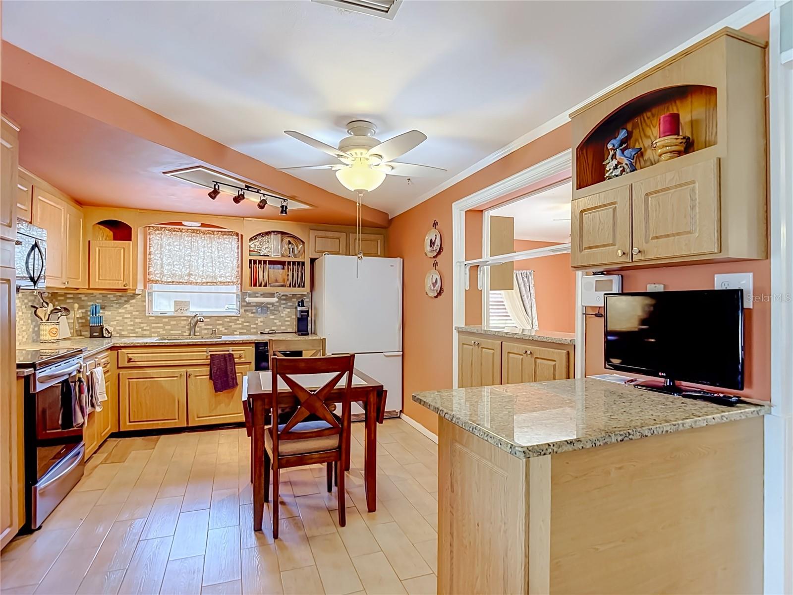 3641 WELLINGTON DR — photo 18