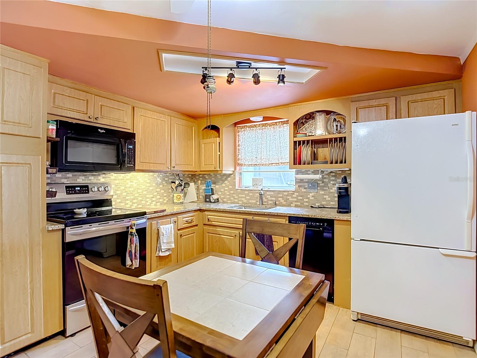 3641 WELLINGTON DR — photo 26