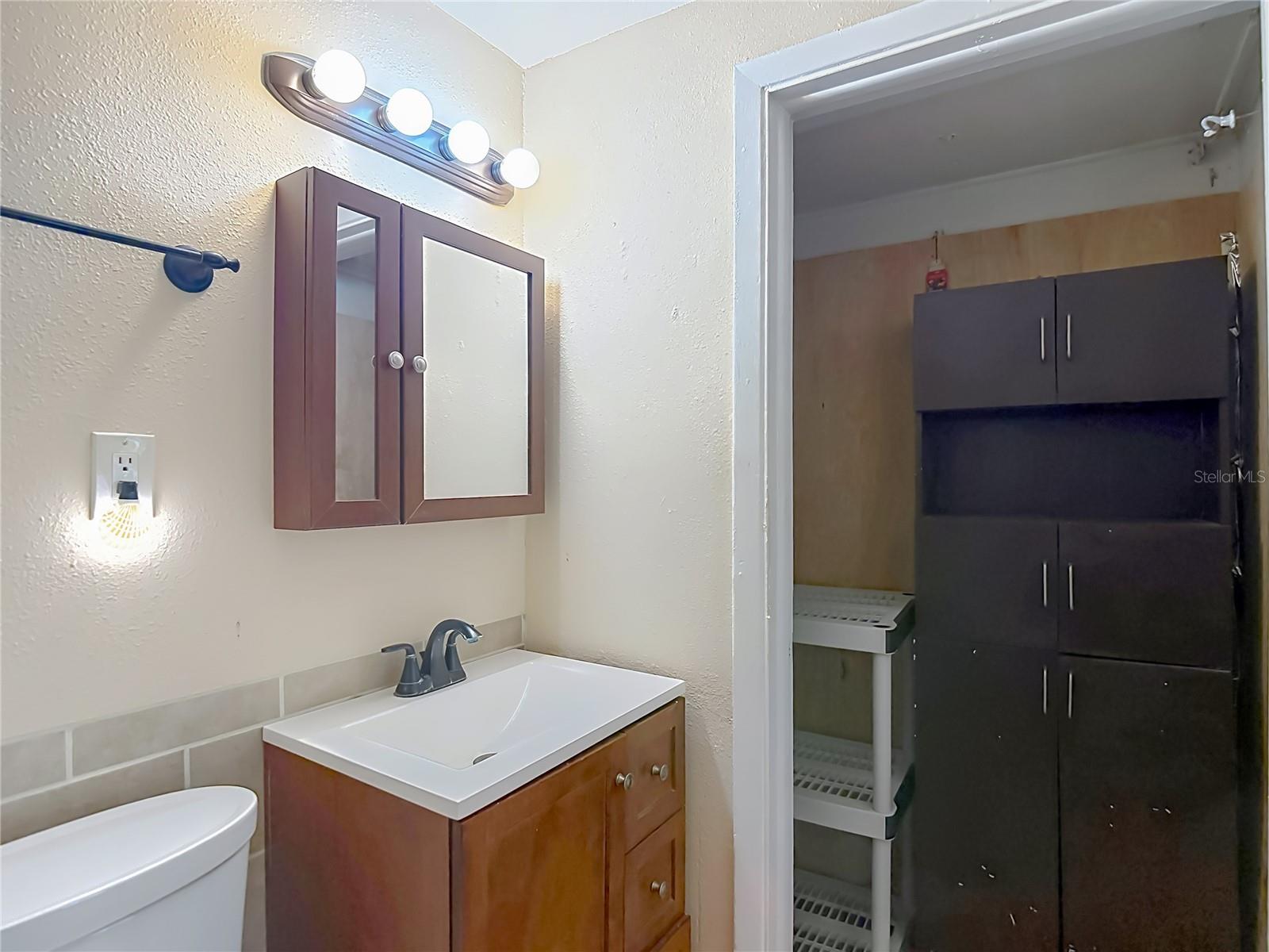 3641 WELLINGTON DR — photo 47