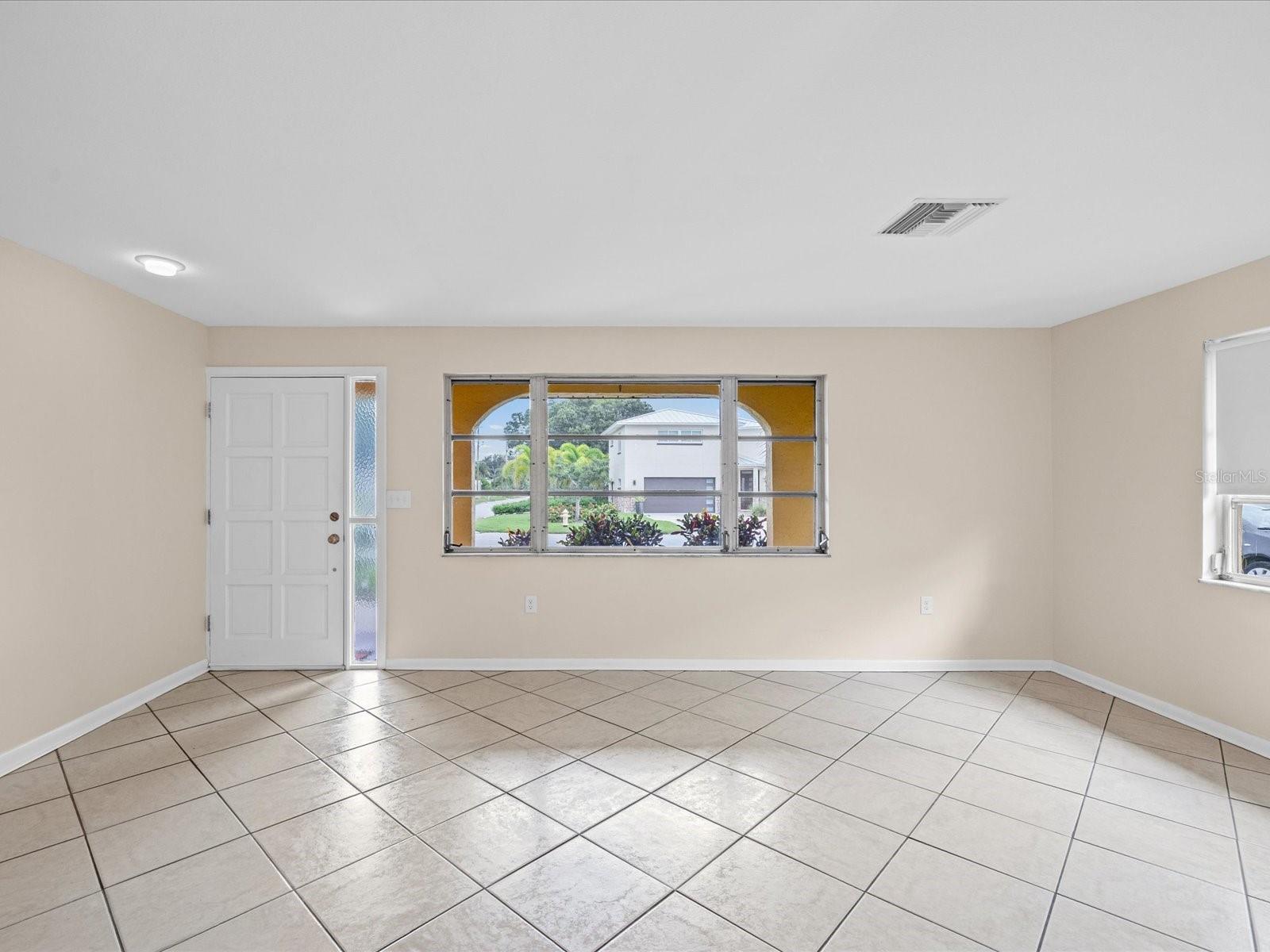 1547 ANDOVER DR — photo 6