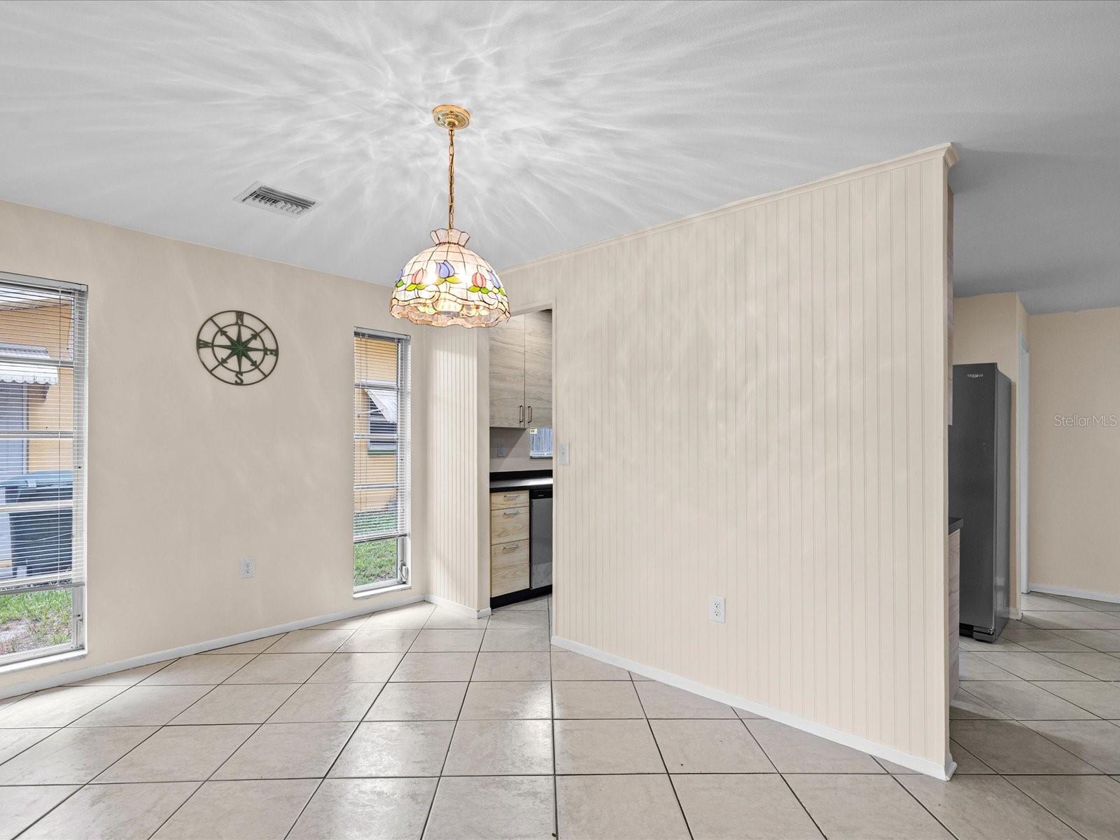 1547 ANDOVER DR — photo 8
