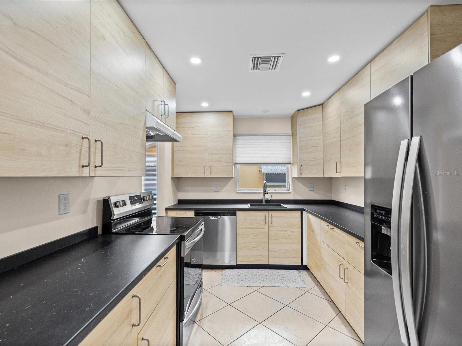 1547 ANDOVER DR — photo 10