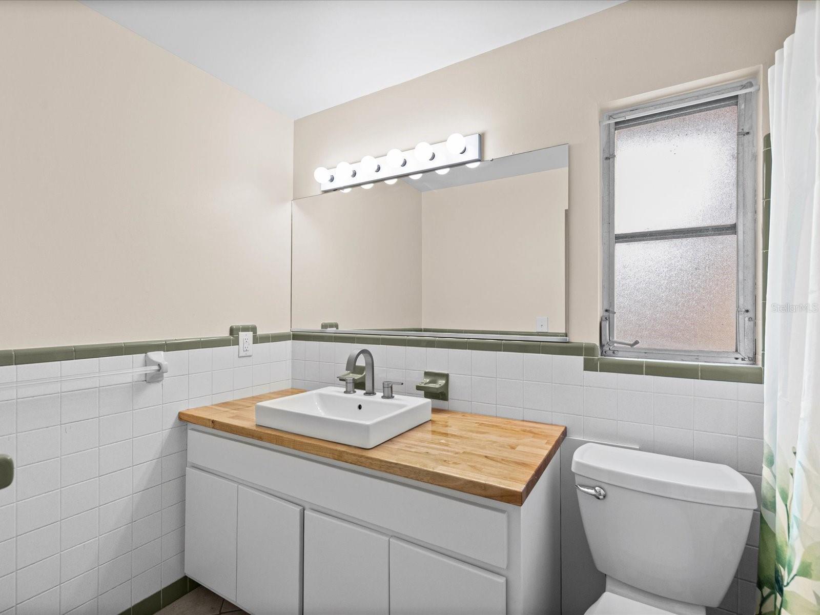 1547 ANDOVER DR — photo 13