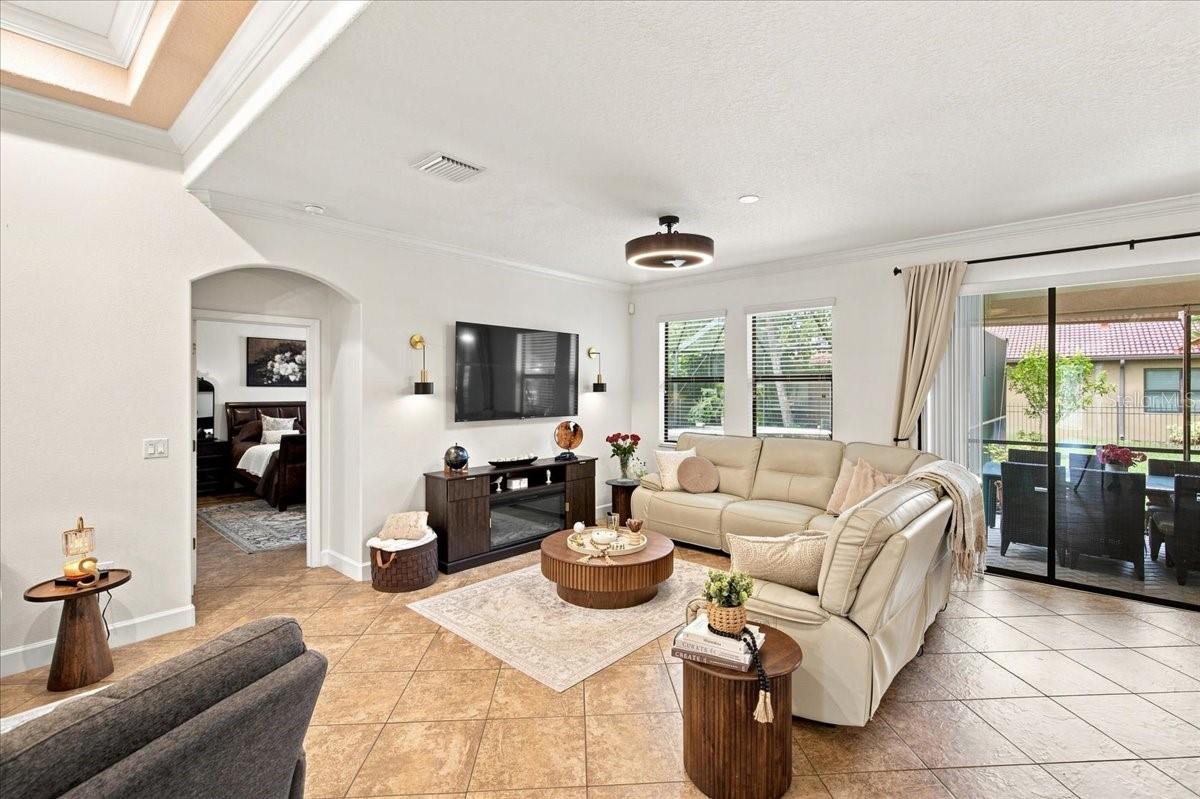 4508 GRAND LAKESIDE DR E — photo 9
