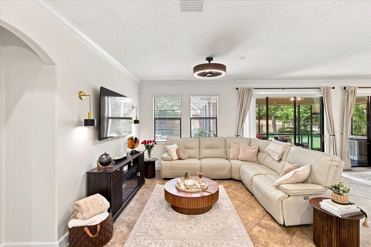 4508 GRAND LAKESIDE DR E — photo 2