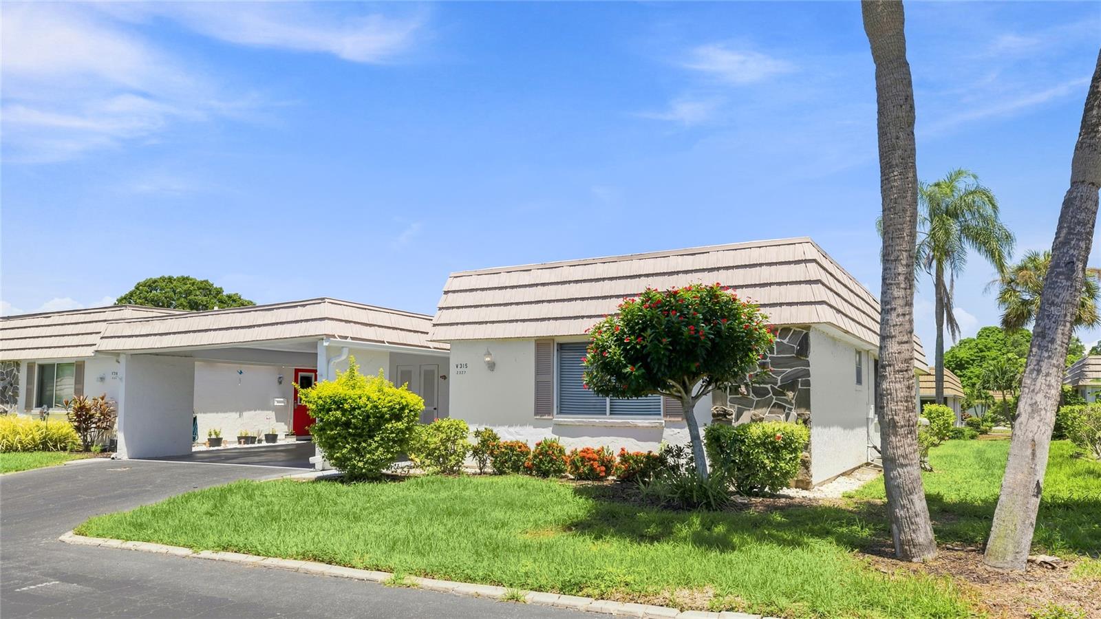 2327 WATERBLUFF PL #V315 — photo 31