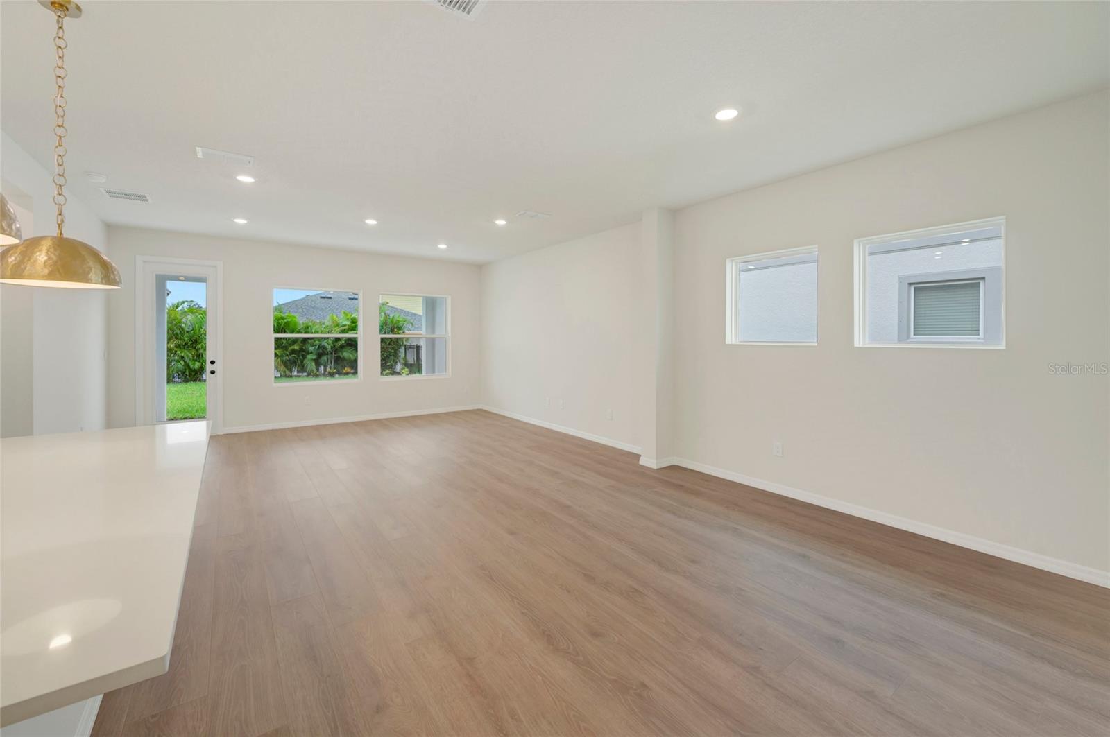 5024 CHAPEL ROW AVE — photo 6