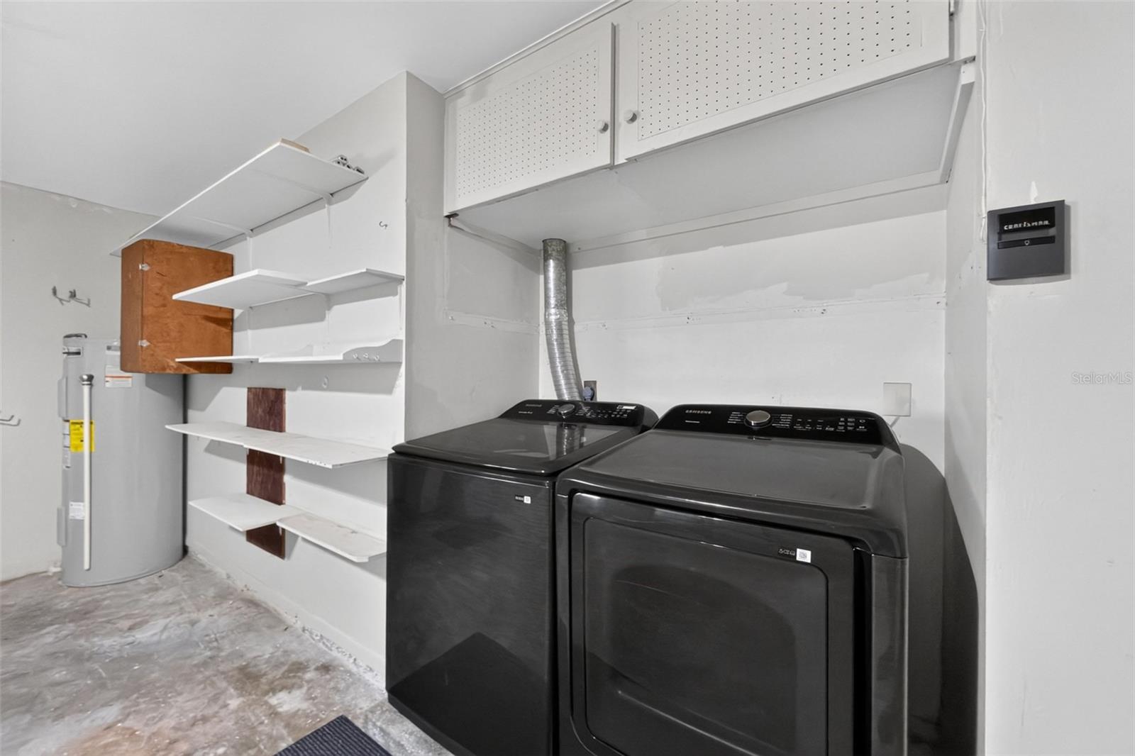 559 MOUNT VERNON DR — photo 40