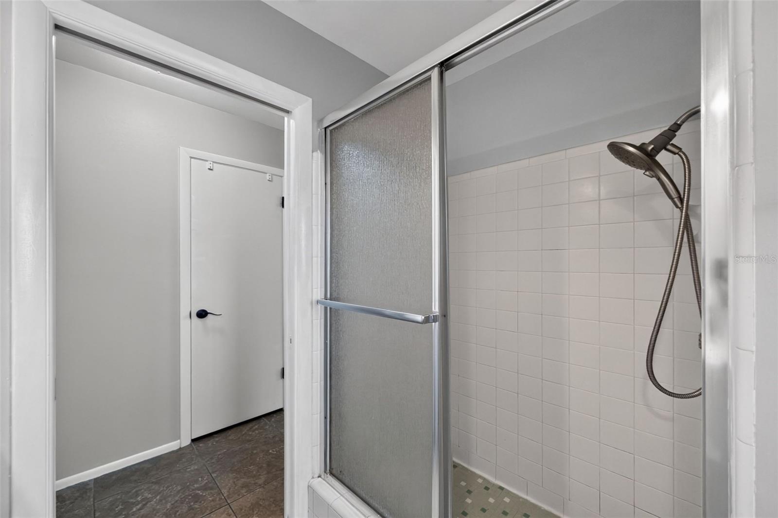 559 MOUNT VERNON DR — photo 35