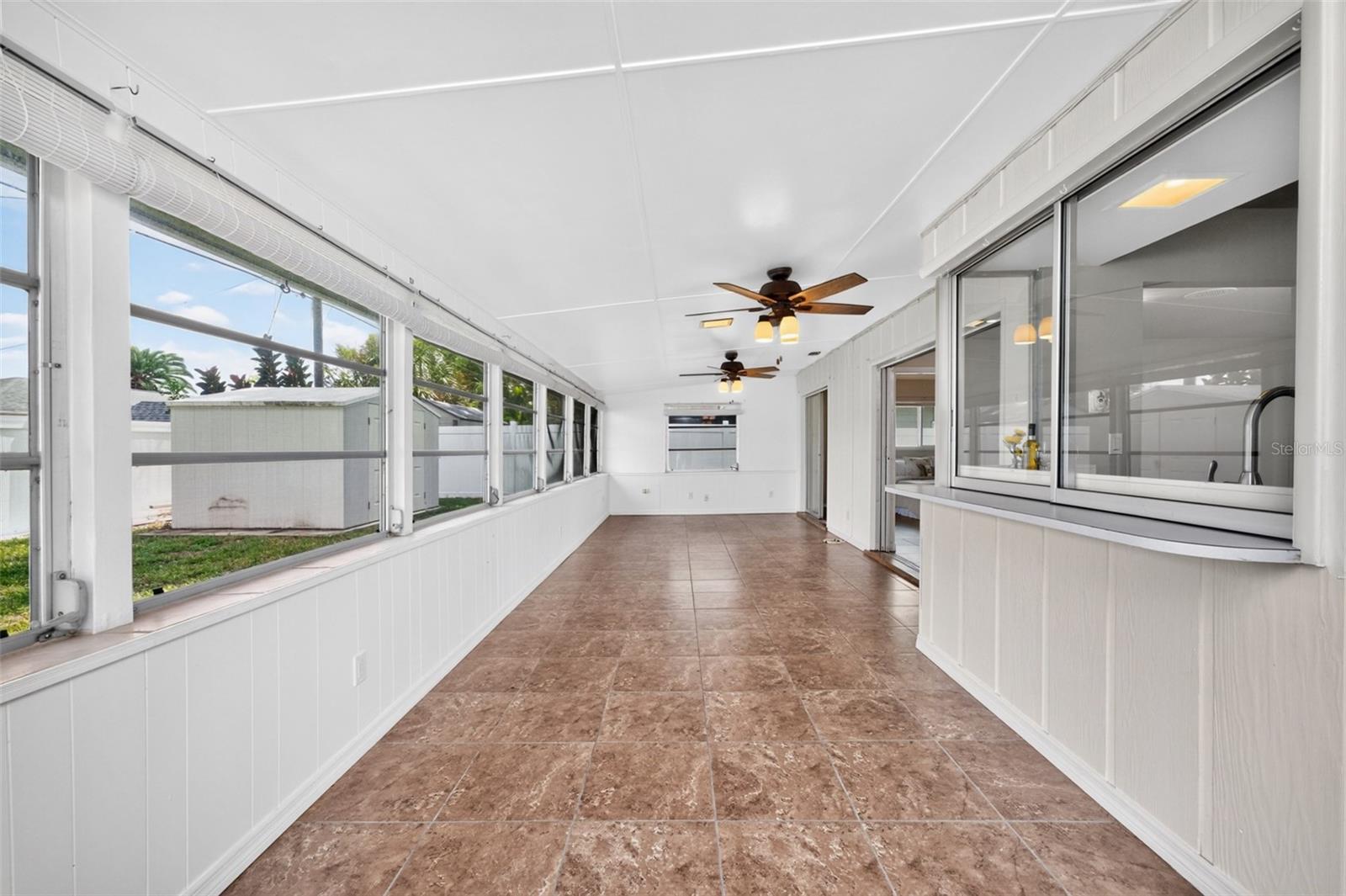 559 MOUNT VERNON DR — photo 39
