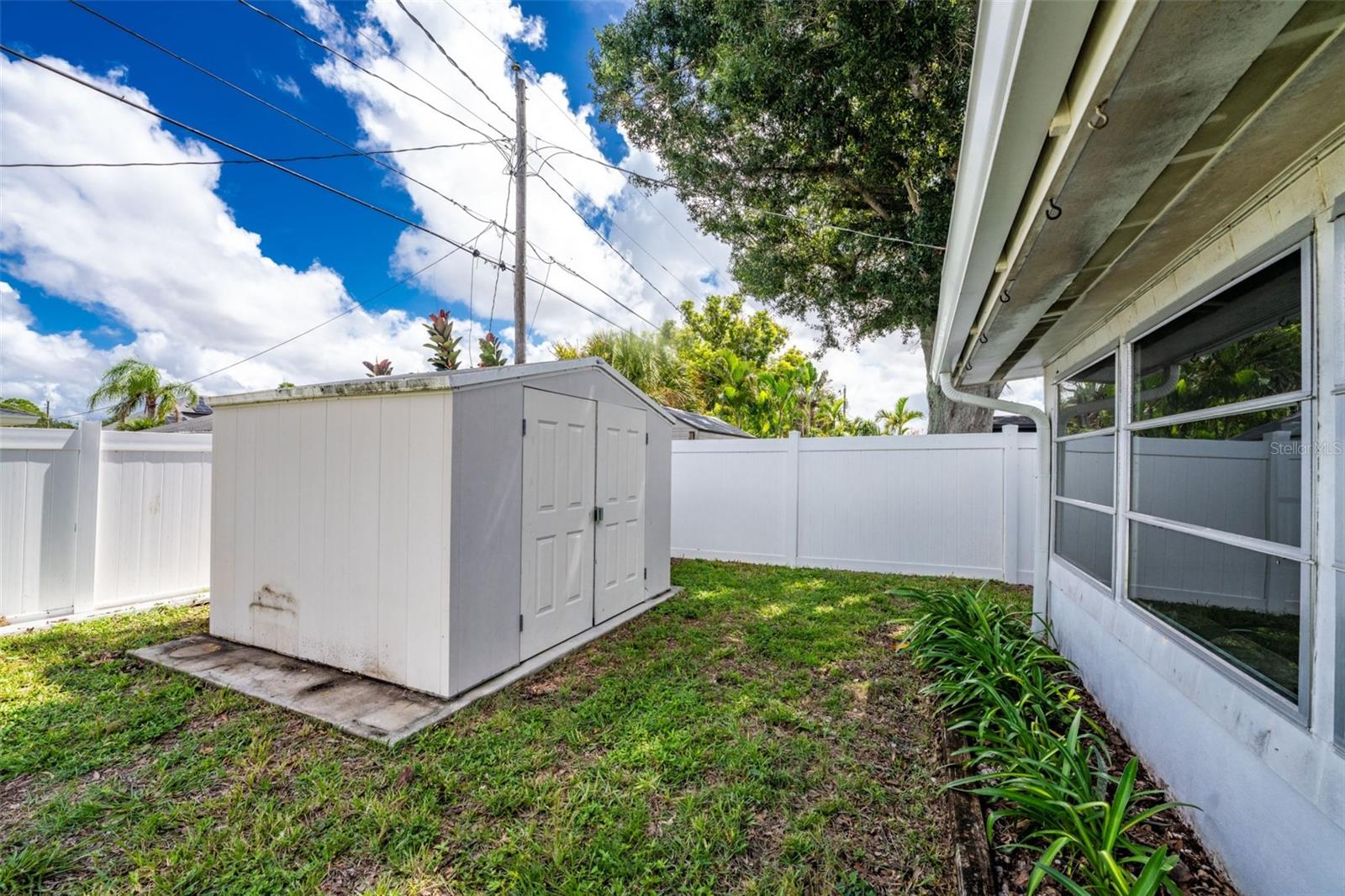 559 MOUNT VERNON DR — photo 41