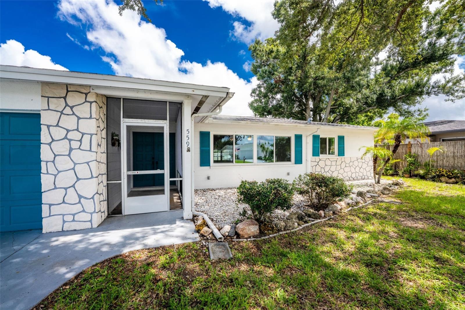 559 MOUNT VERNON DR — photo 13
