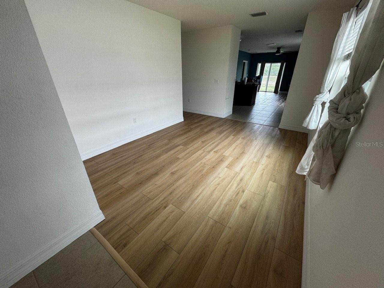 10526 WHISPERING HAMMOCK DR — photo 2