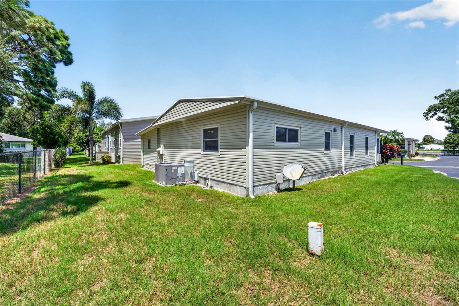 12501 ULMERTON RD #5 — photo 27
