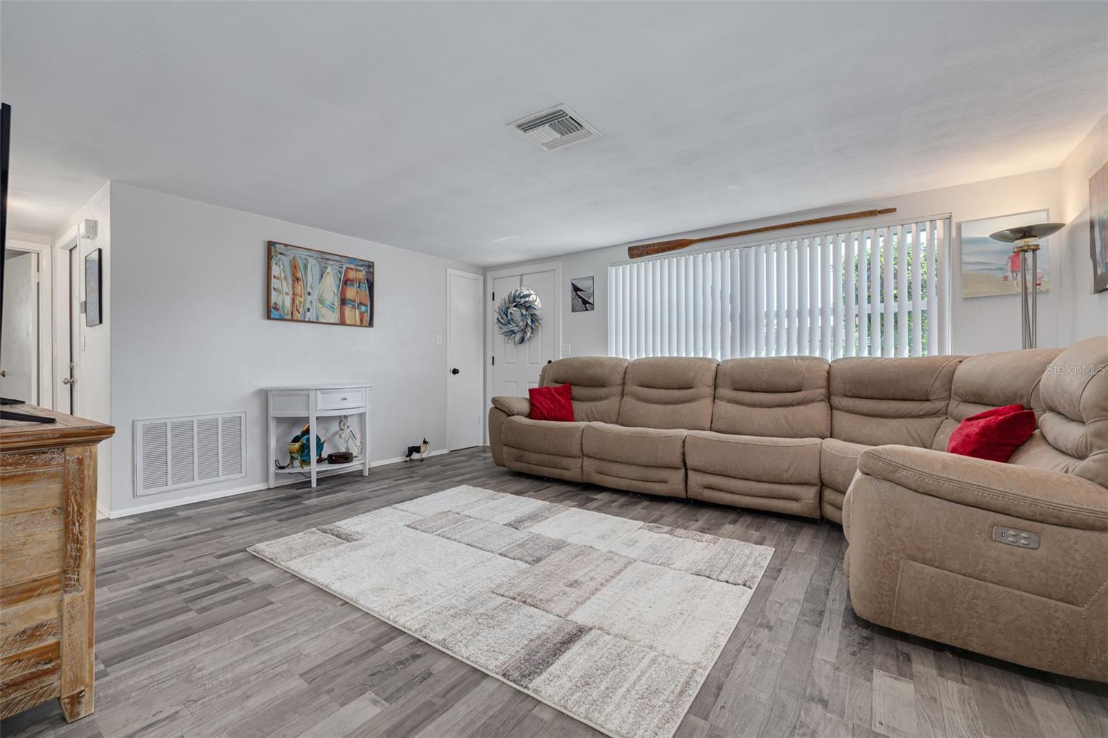 7239 VIENNA LN — photo 9