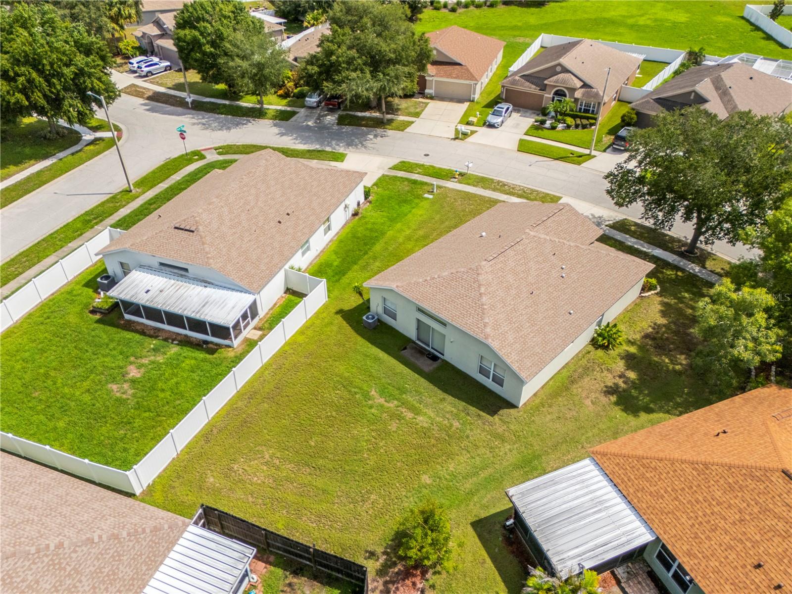 10234 HUNTERS HAVEN BLVD — photo 39