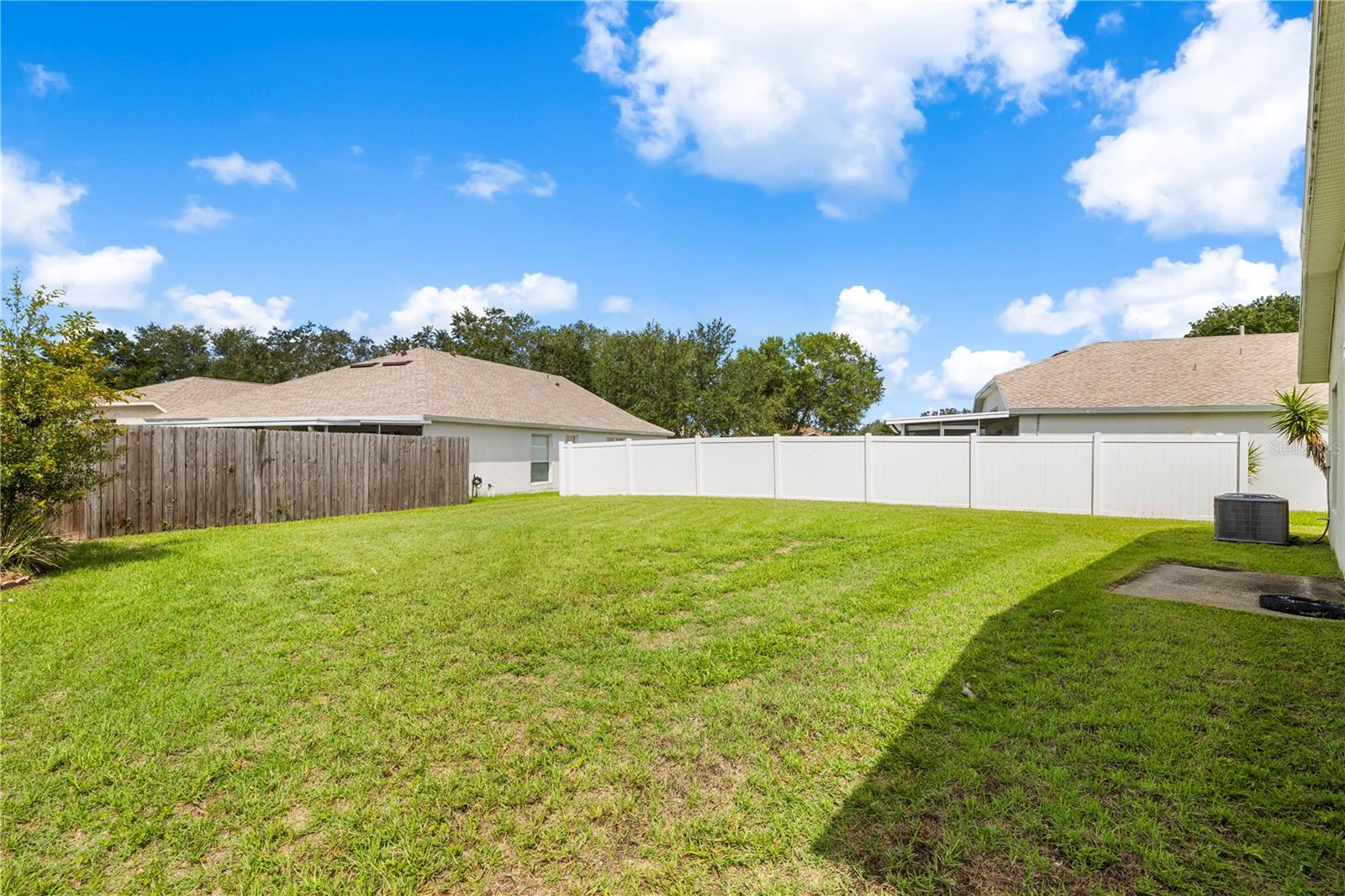 10234 HUNTERS HAVEN BLVD — photo 32