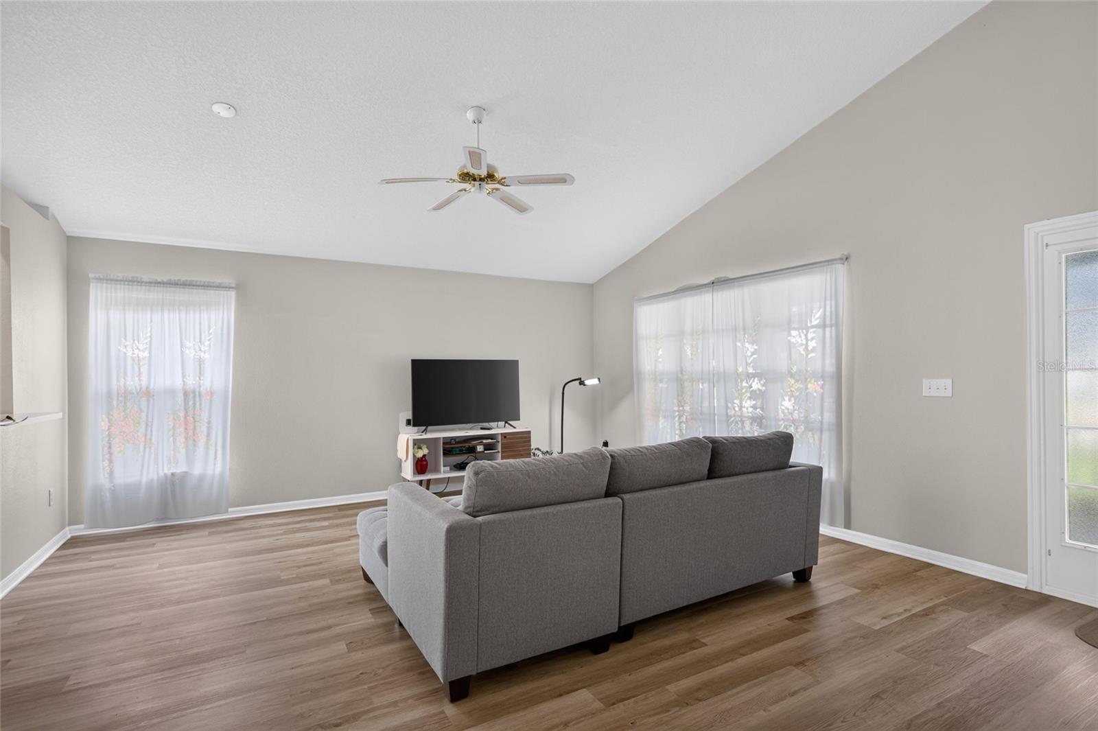 24331 CROSSCUT RD — photo 10