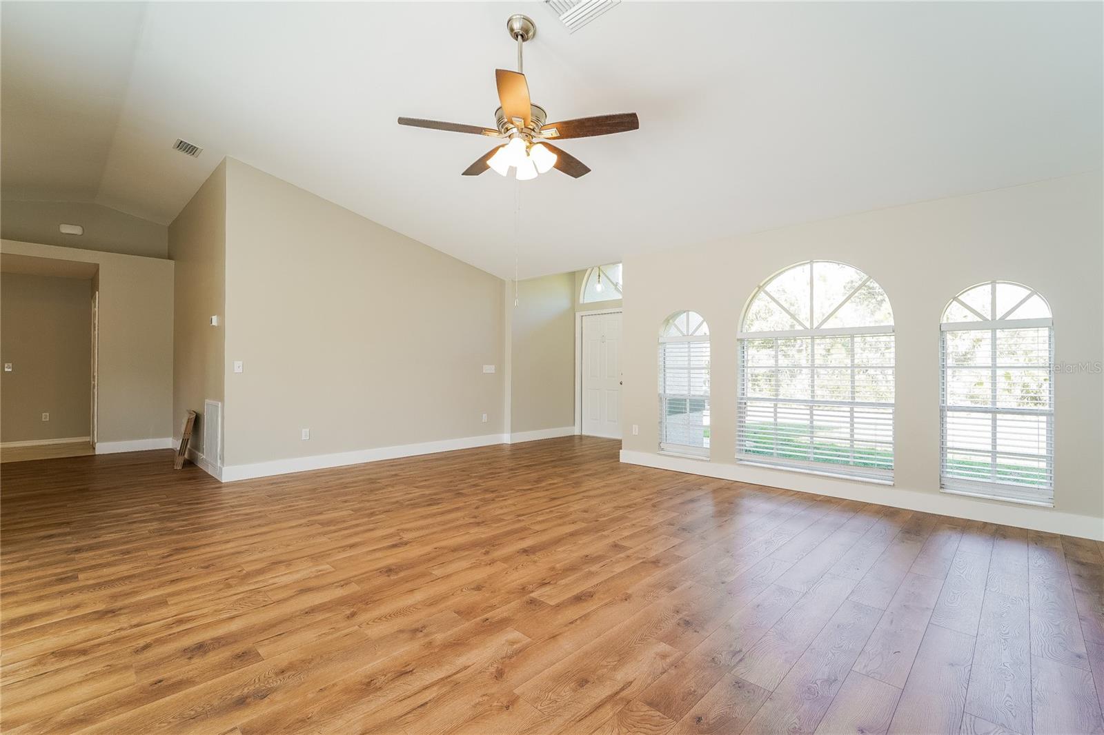 1743 HAZELTON AVE — photo 3