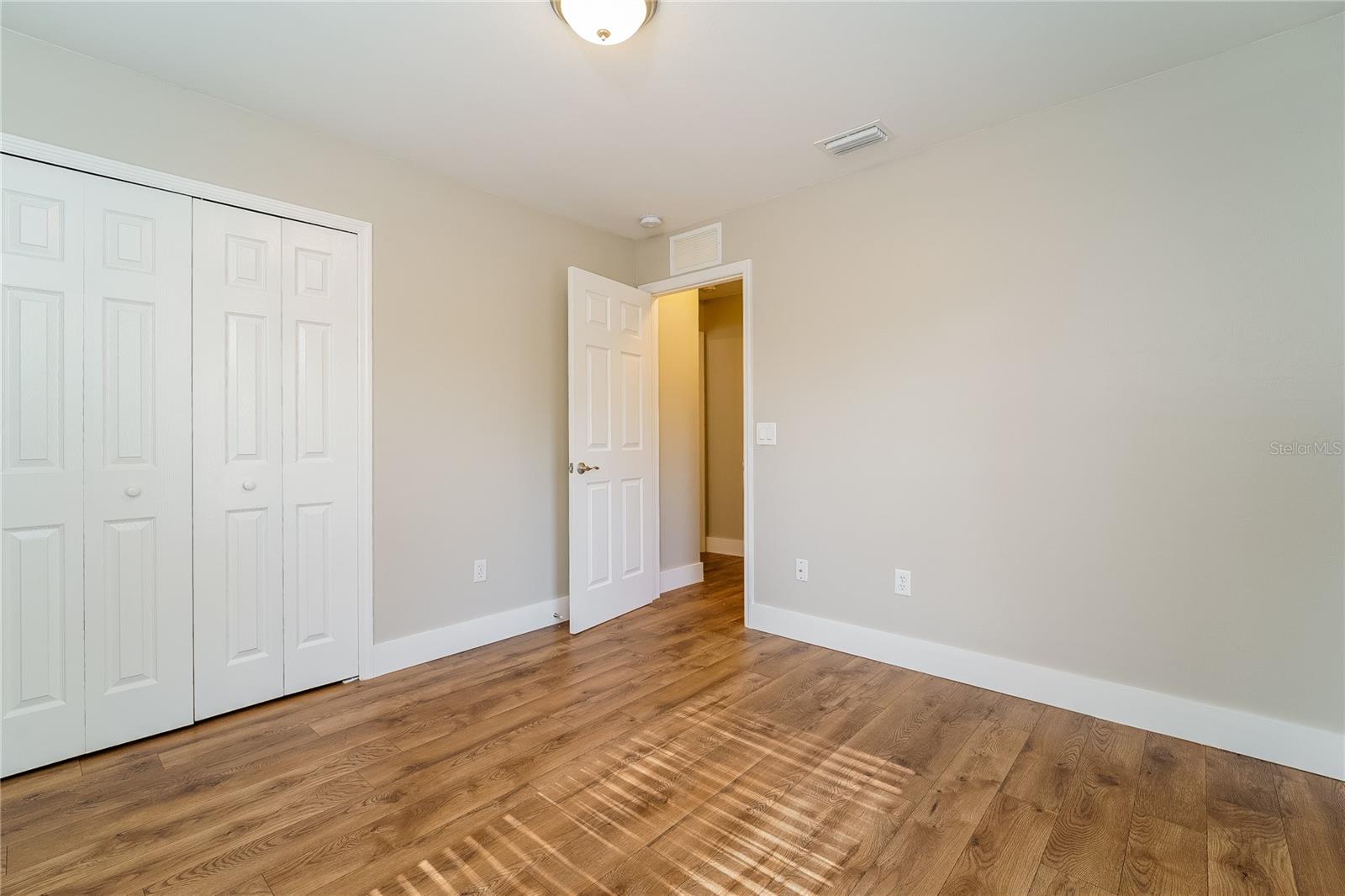1743 HAZELTON AVE — photo 11