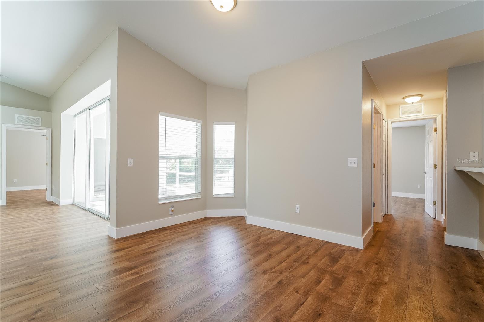 1743 HAZELTON AVE — photo 5