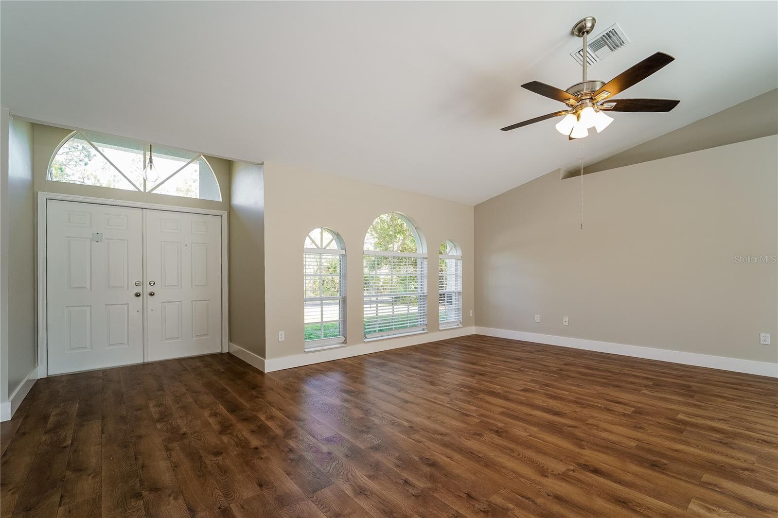 1743 HAZELTON AVE — photo 2