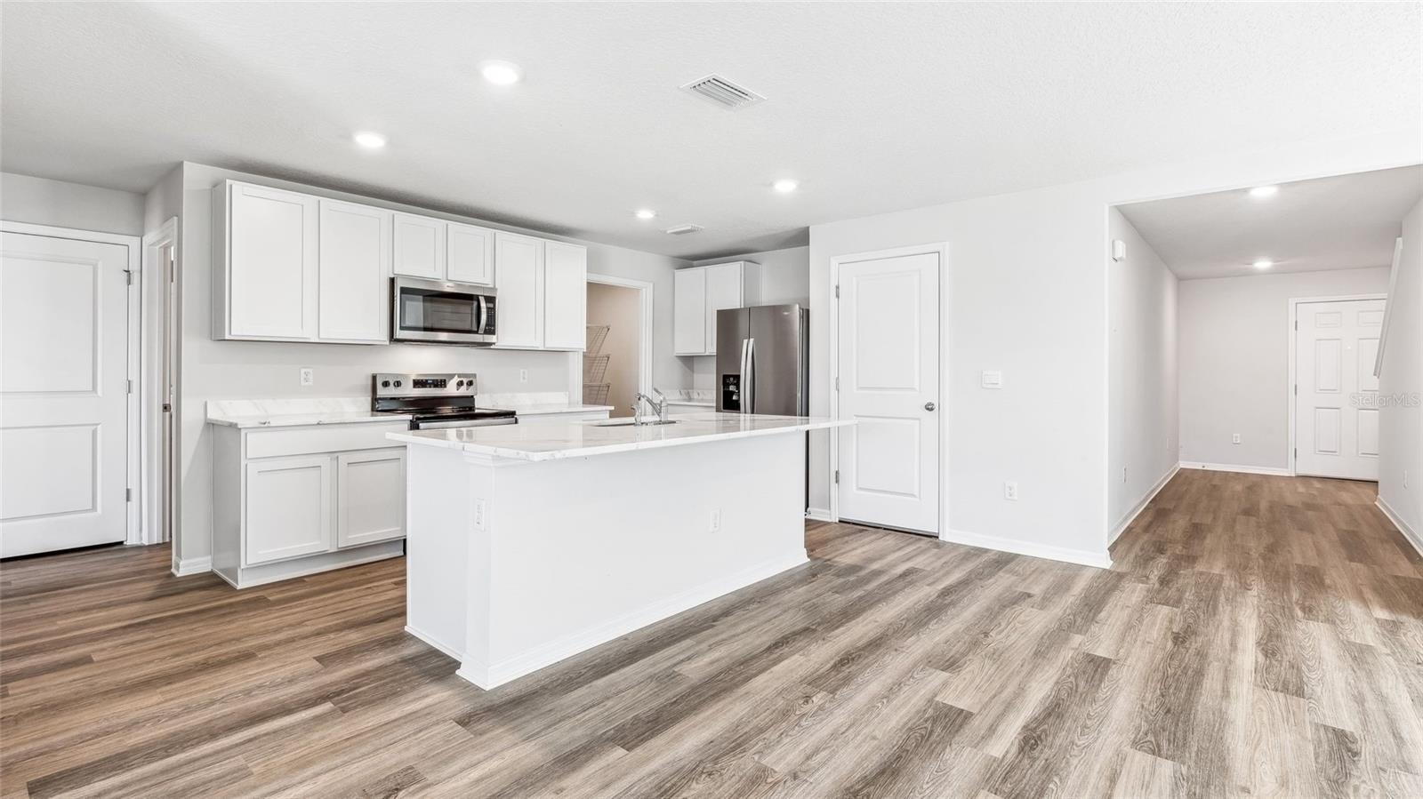 8837 CLEAR VIEW ST — photo 3