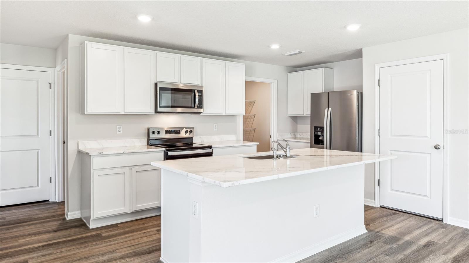 8837 CLEAR VIEW ST — photo 2