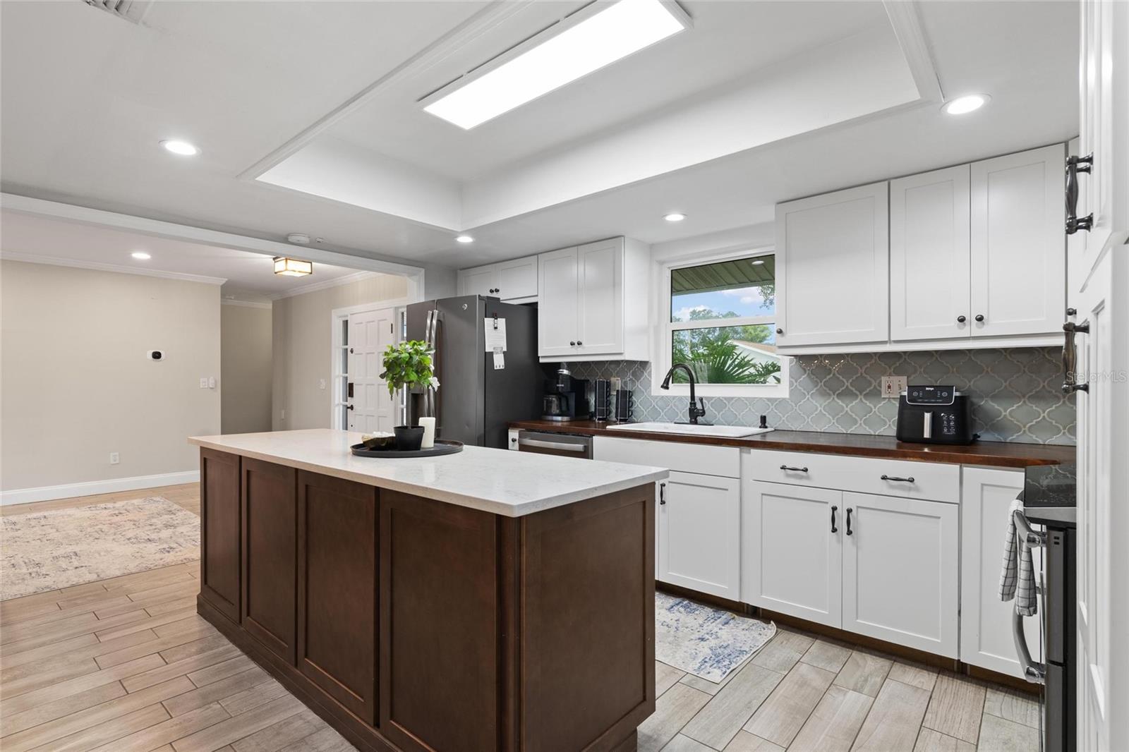 8404 FLAGSTONE DR — photo 9