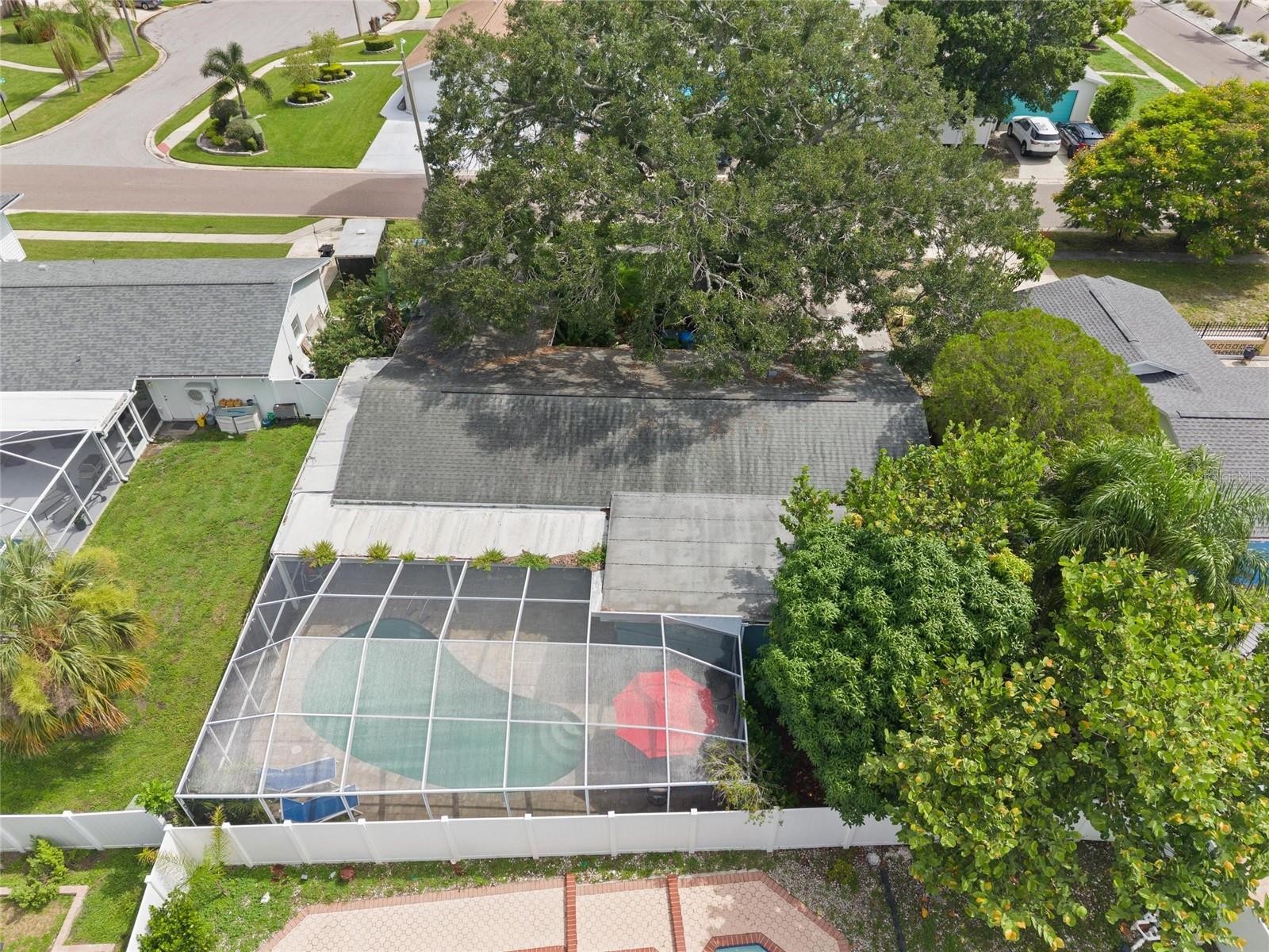 8404 FLAGSTONE DR — photo 33