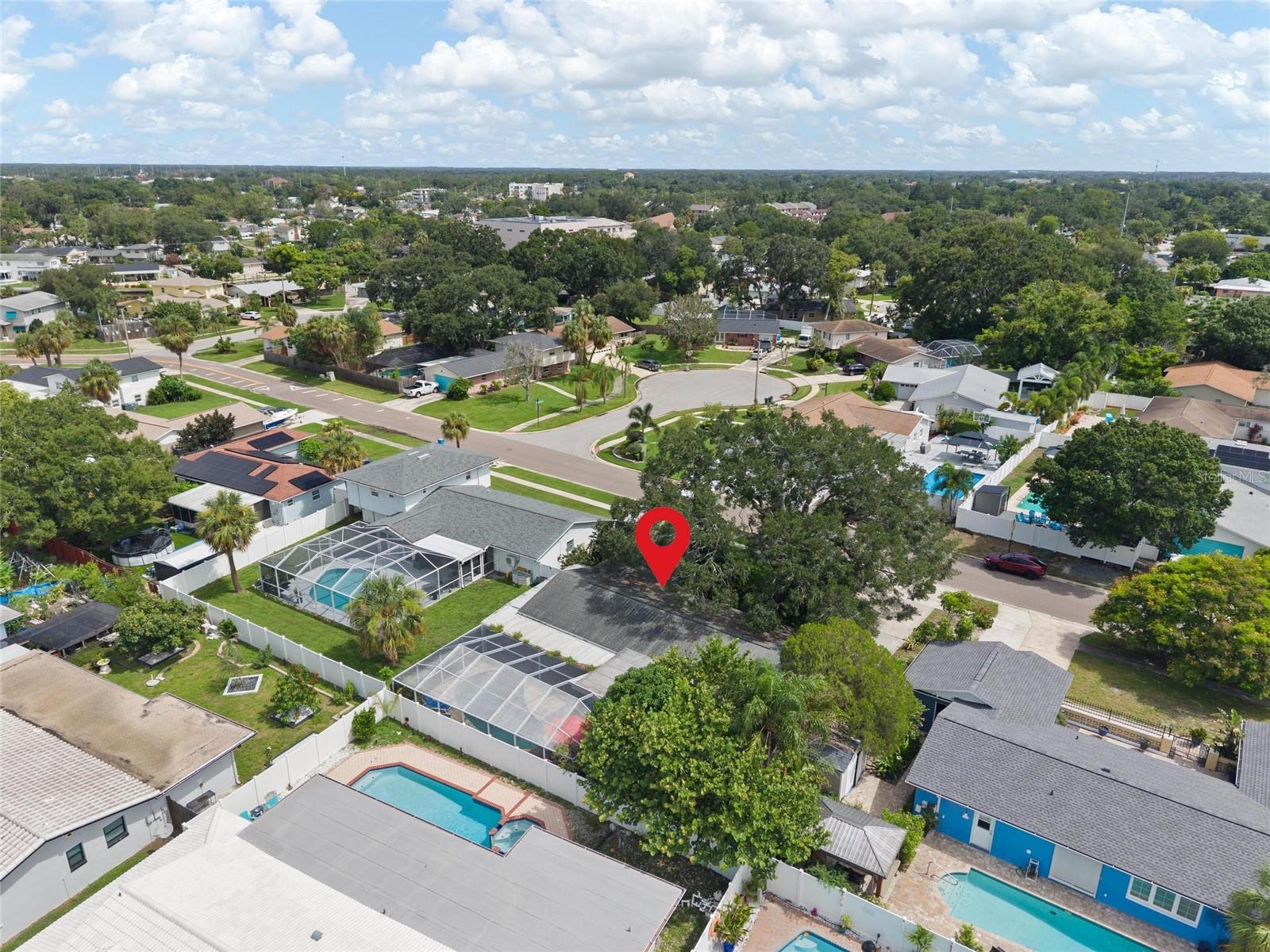 8404 FLAGSTONE DR — photo 30